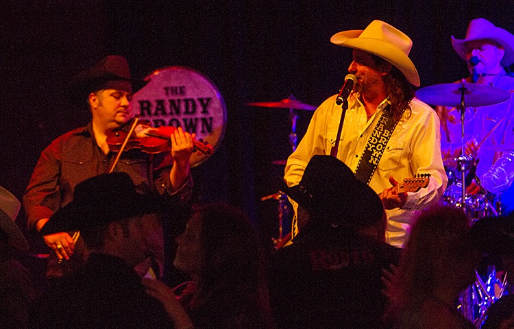 Randy Brown performs to a crowd of two-steppers in Mandalay Bay.