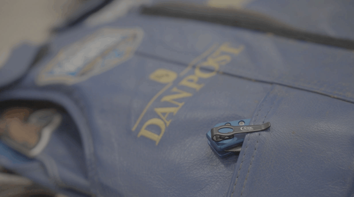 Case Knife in vest 